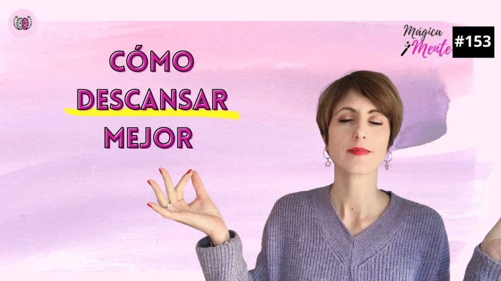 Persona estudiando en un escritorio con una rutina de sueño saludable para mejorar su rendimiento académico.